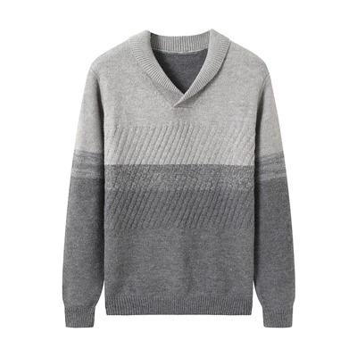 مرد بڑے بنا ہوا سویٹر